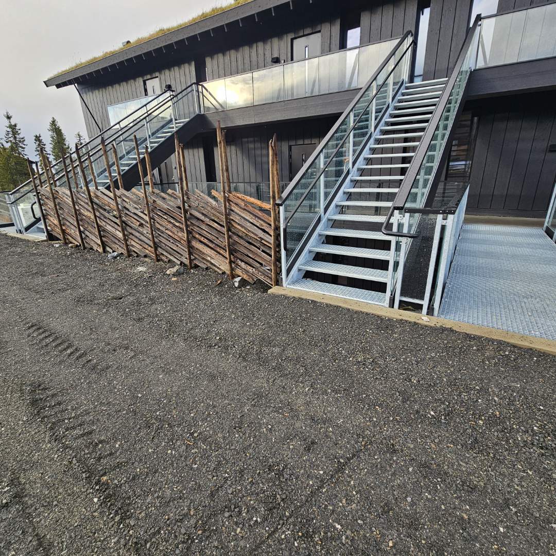 Backyard - Thumbnail 3